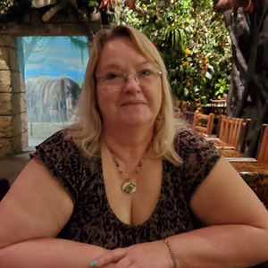 Meet your Posher, Julie